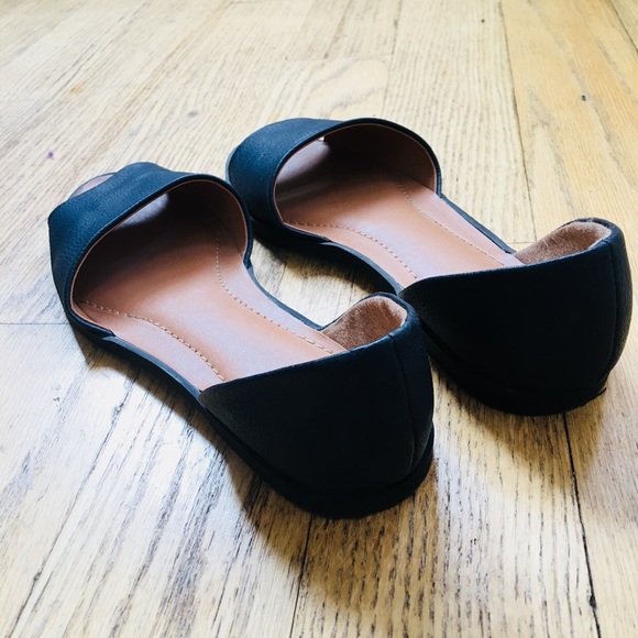 Sandals - Picture 2 of 3